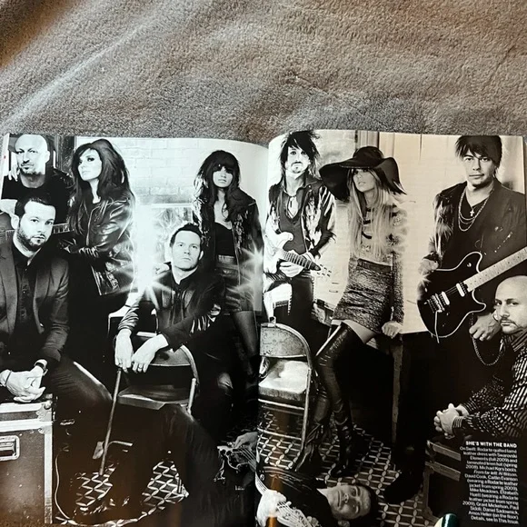 Taylor Swift Vogue Magazine Cover Feb 2012 February Story Rare - Picture 5 of 9